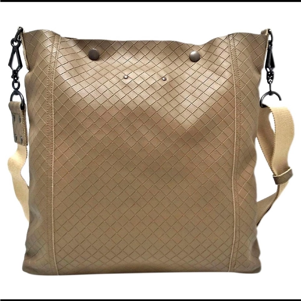BOTTEGA VENETA Brown Leather Intrecciato Shoulder Bag Authentic Great condition.